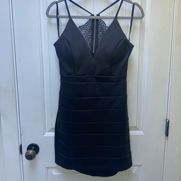 Le Chateau Black Halter Bodycon Dress — Size M - Picture 1 of 3